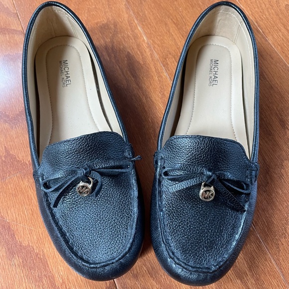 Michael Kors Black Textured Loafers for Women - Picture 1 of 8